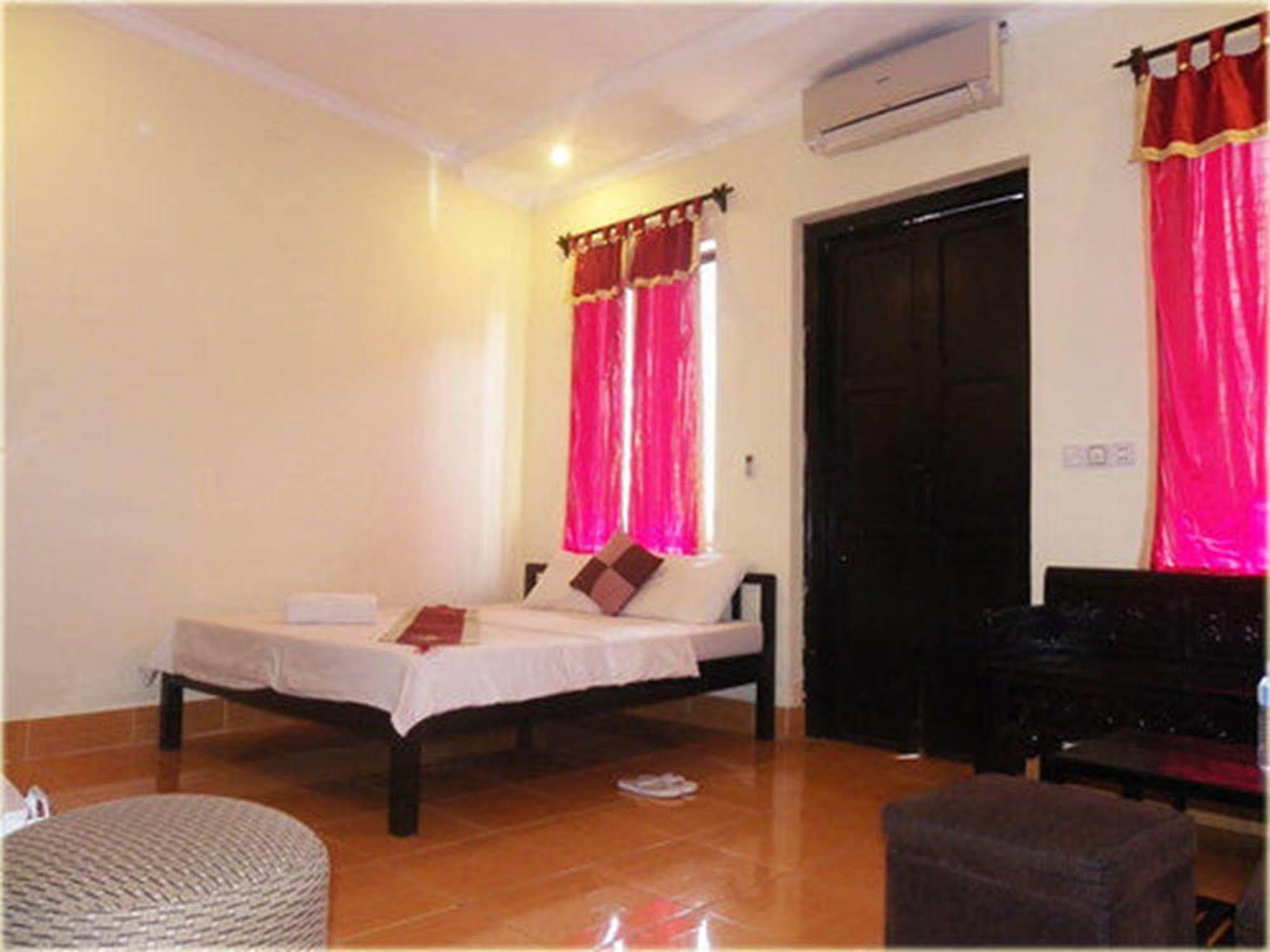 Sovanphum Guesthouse&Restaurant Phnom Penh Exterior foto