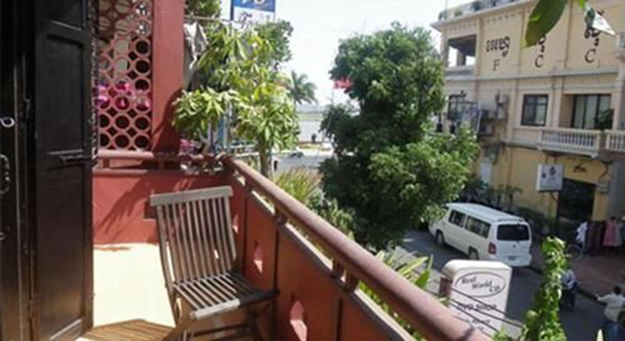 Sovanphum Guesthouse&Restaurant Phnom Penh Exterior foto